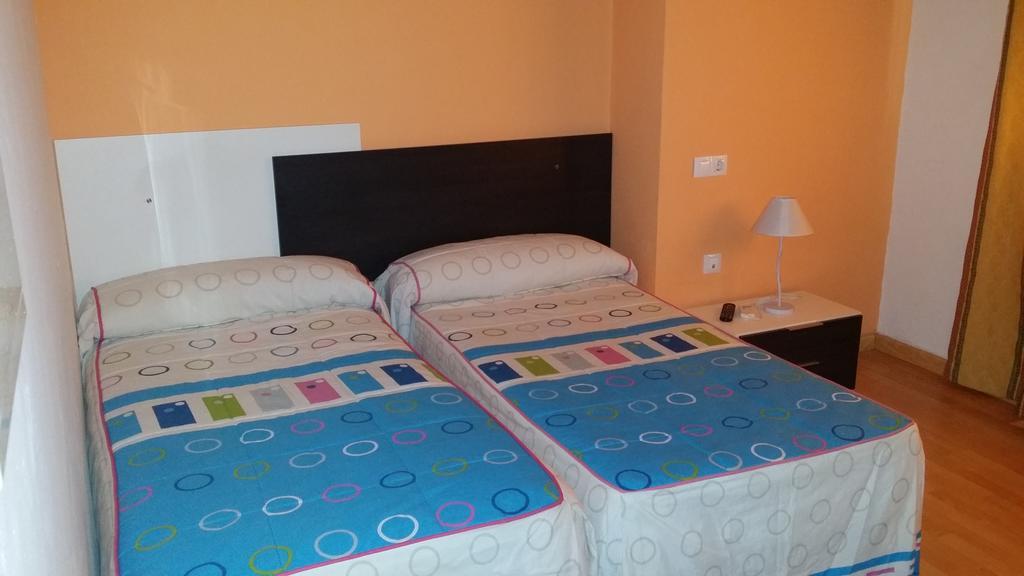 Hotel Mesón El Número Uno Antequera Habitación foto